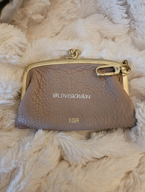 HOBO Handbags - HOBO✨️Blush Leather Kiss-Lock Coin Purse